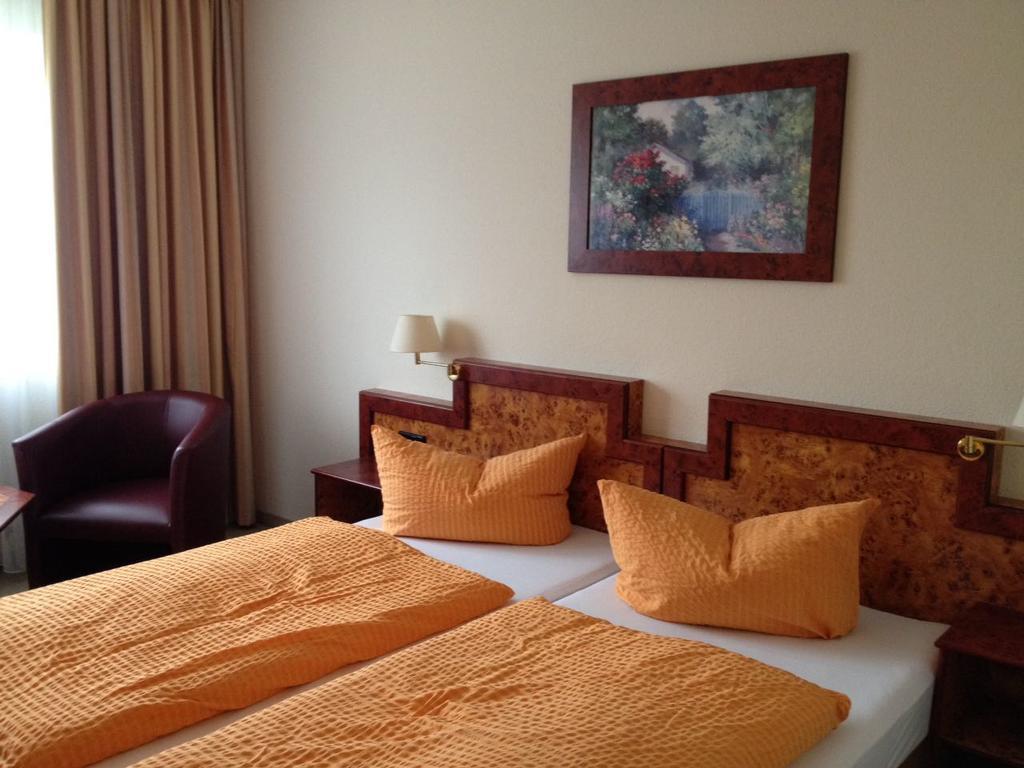 Landhotel Trampe מראה חיצוני תמונה