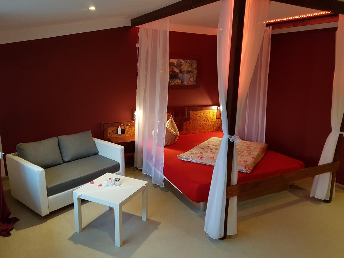 Landhotel Trampe מראה חיצוני תמונה